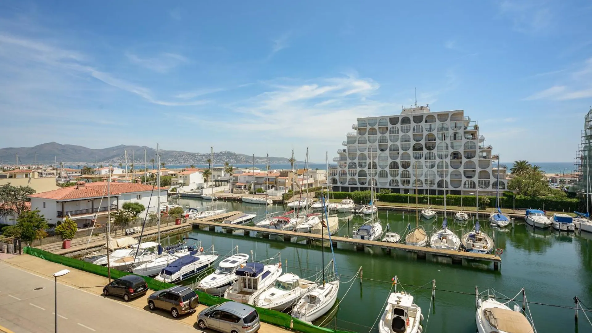 Port 27 Apartment Empuriabrava
