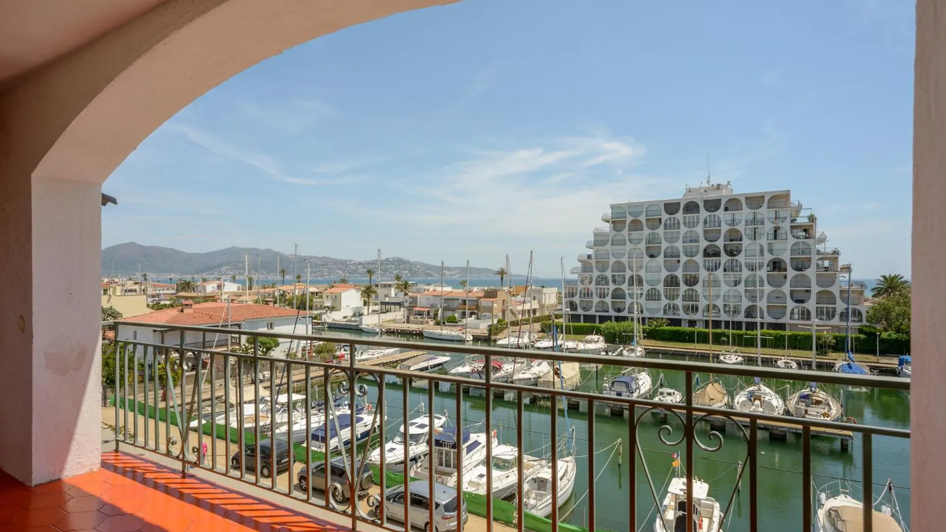 Port 27 Apartment Empuriabrava