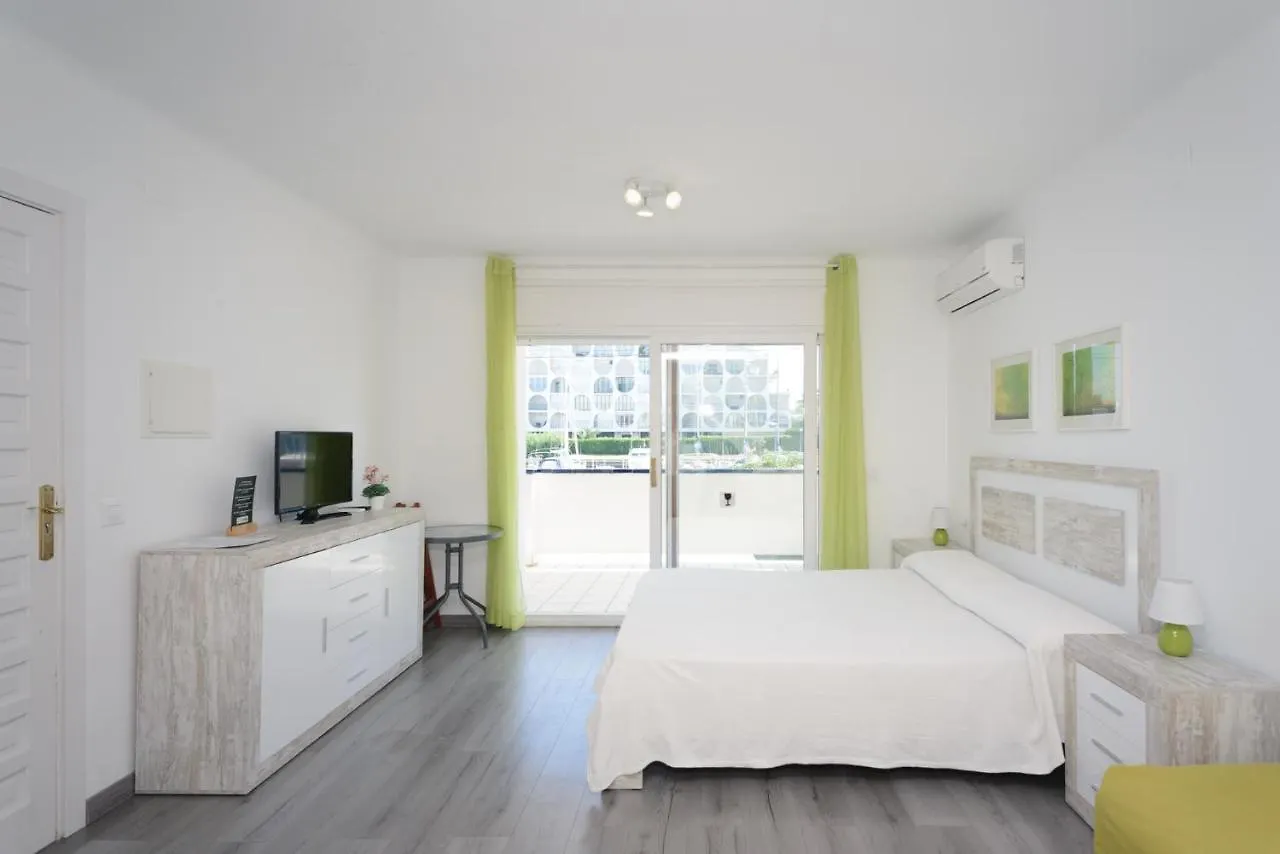 Port 27 Apartment Empuriabrava