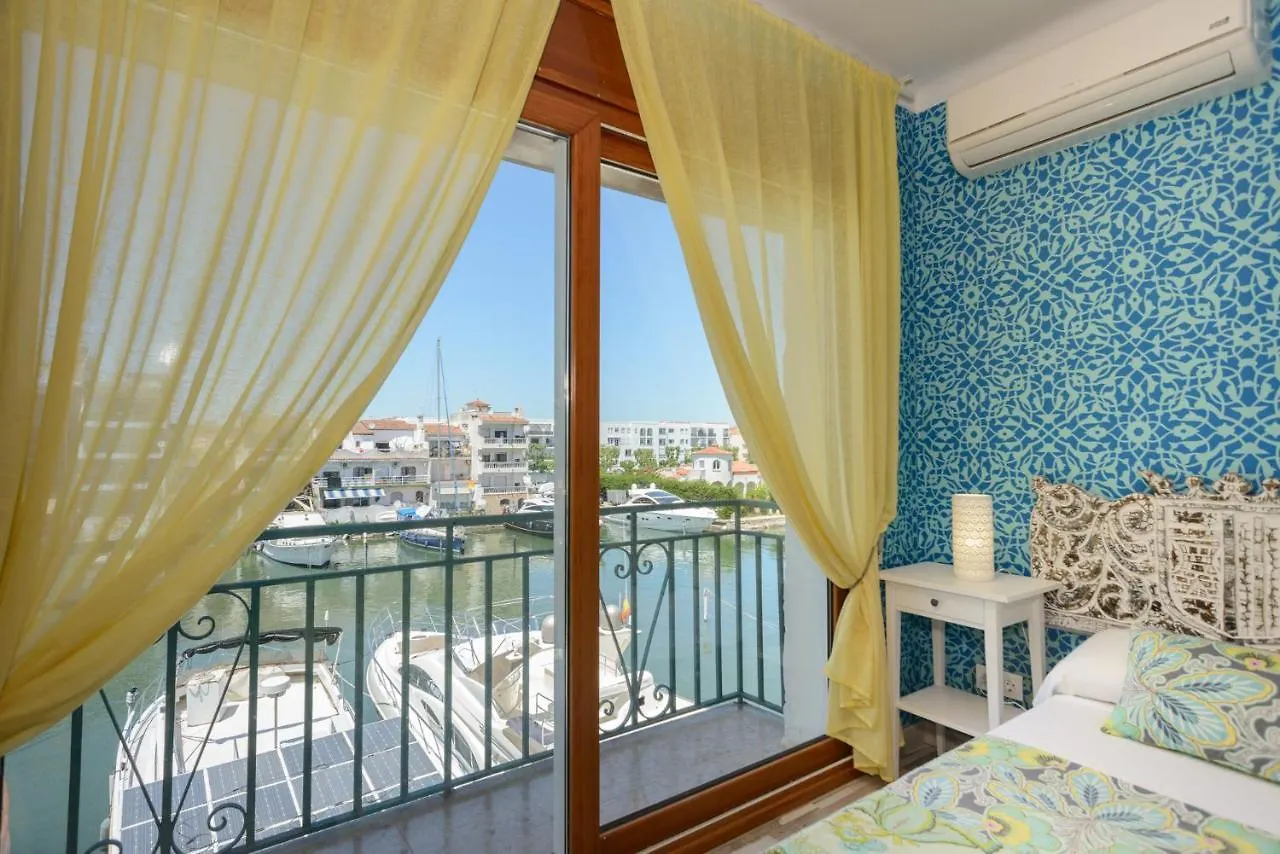 Port 27 Apartment Empuriabrava Spain