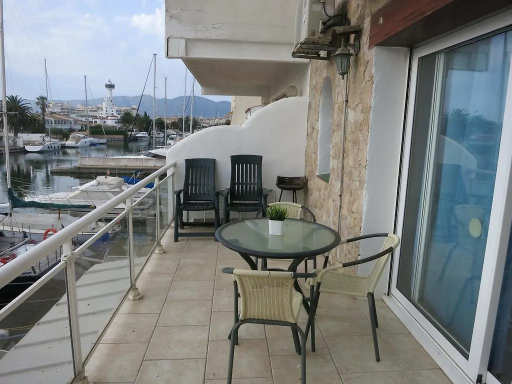 Port 27 Apartment Empuriabrava