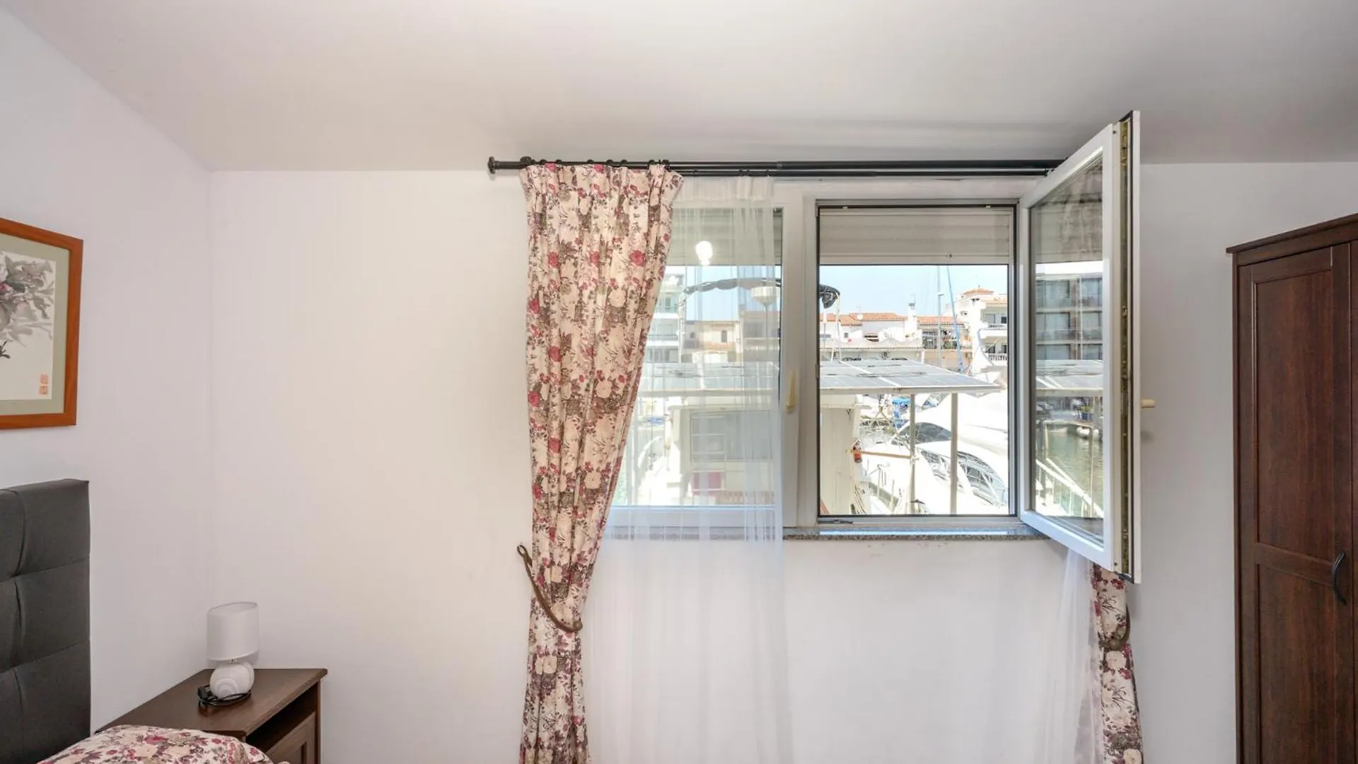 Port 27 Apartment Empuriabrava 0*,