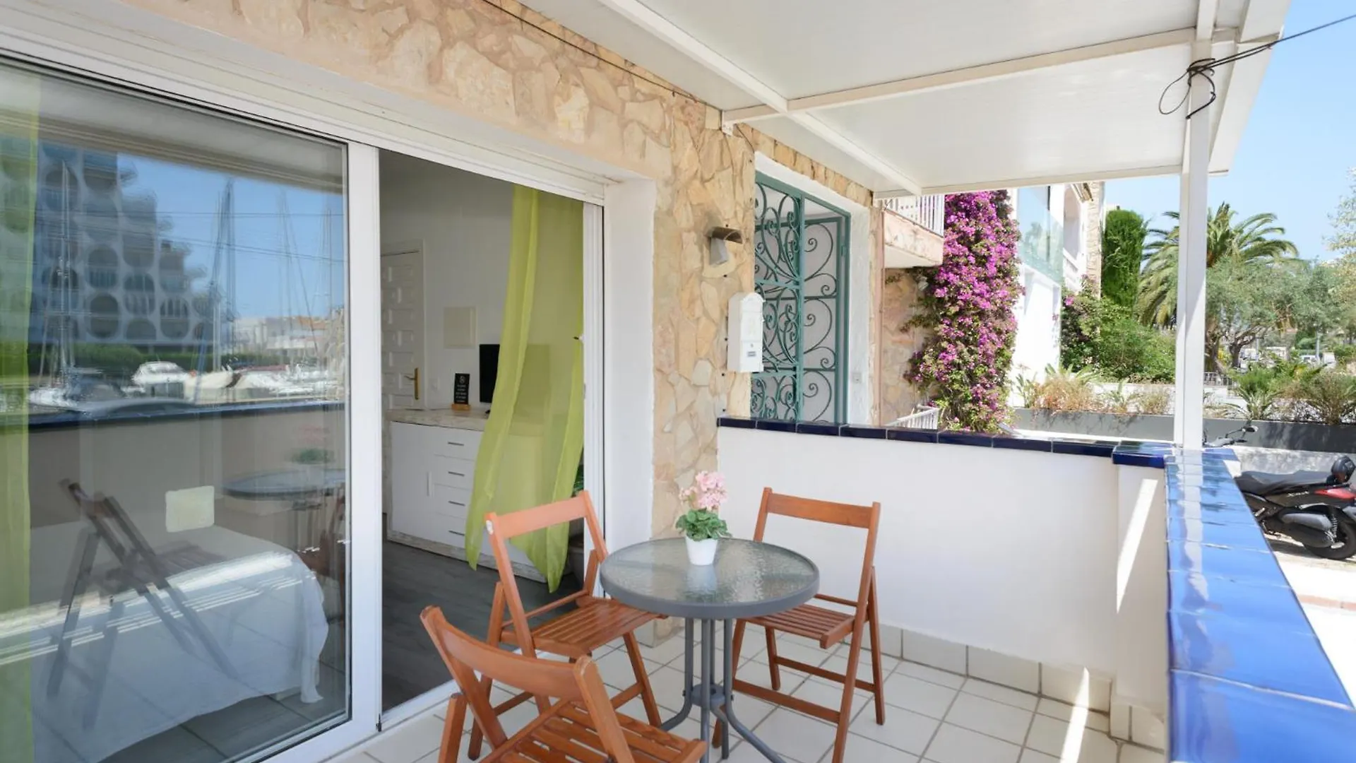 Port 27 Apartment Empuriabrava