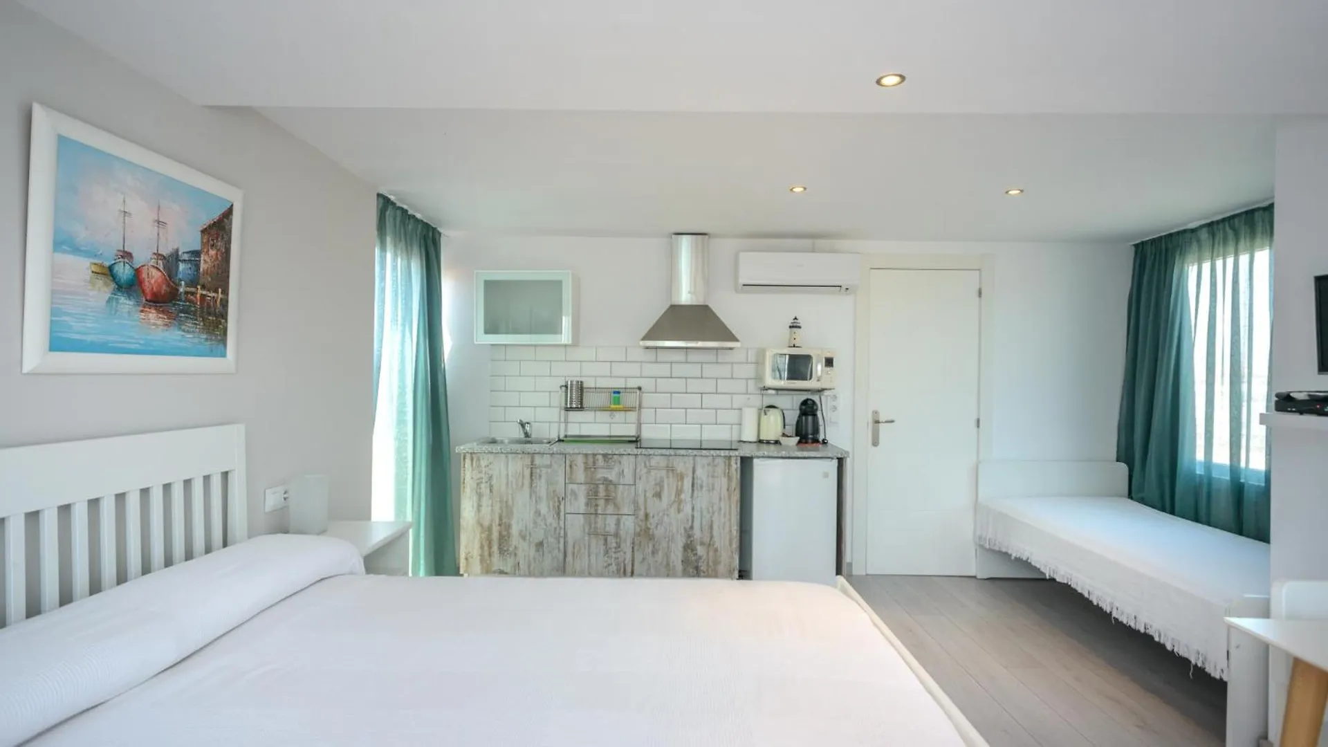 Port 27 Apartment Empuriabrava Spain
