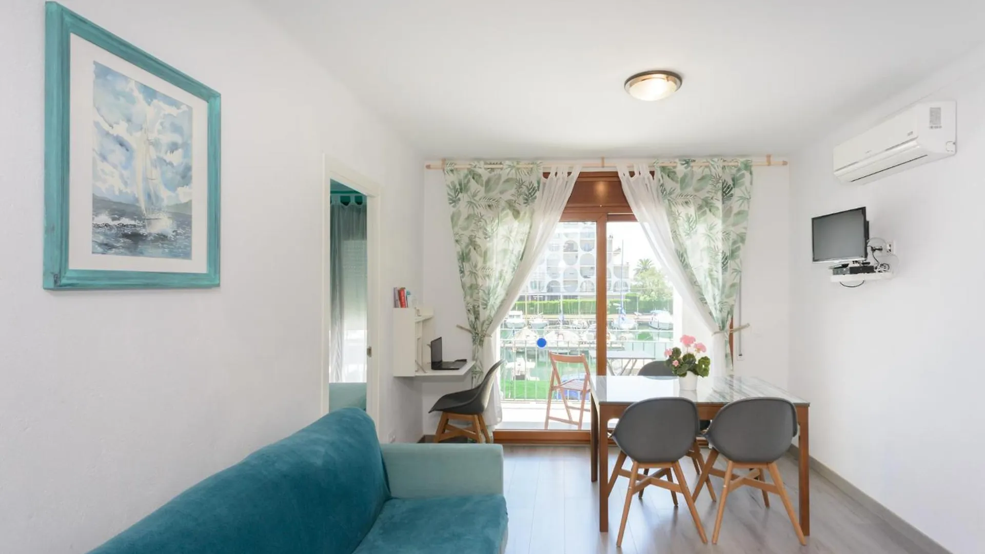 Port 27 Apartment Empuriabrava