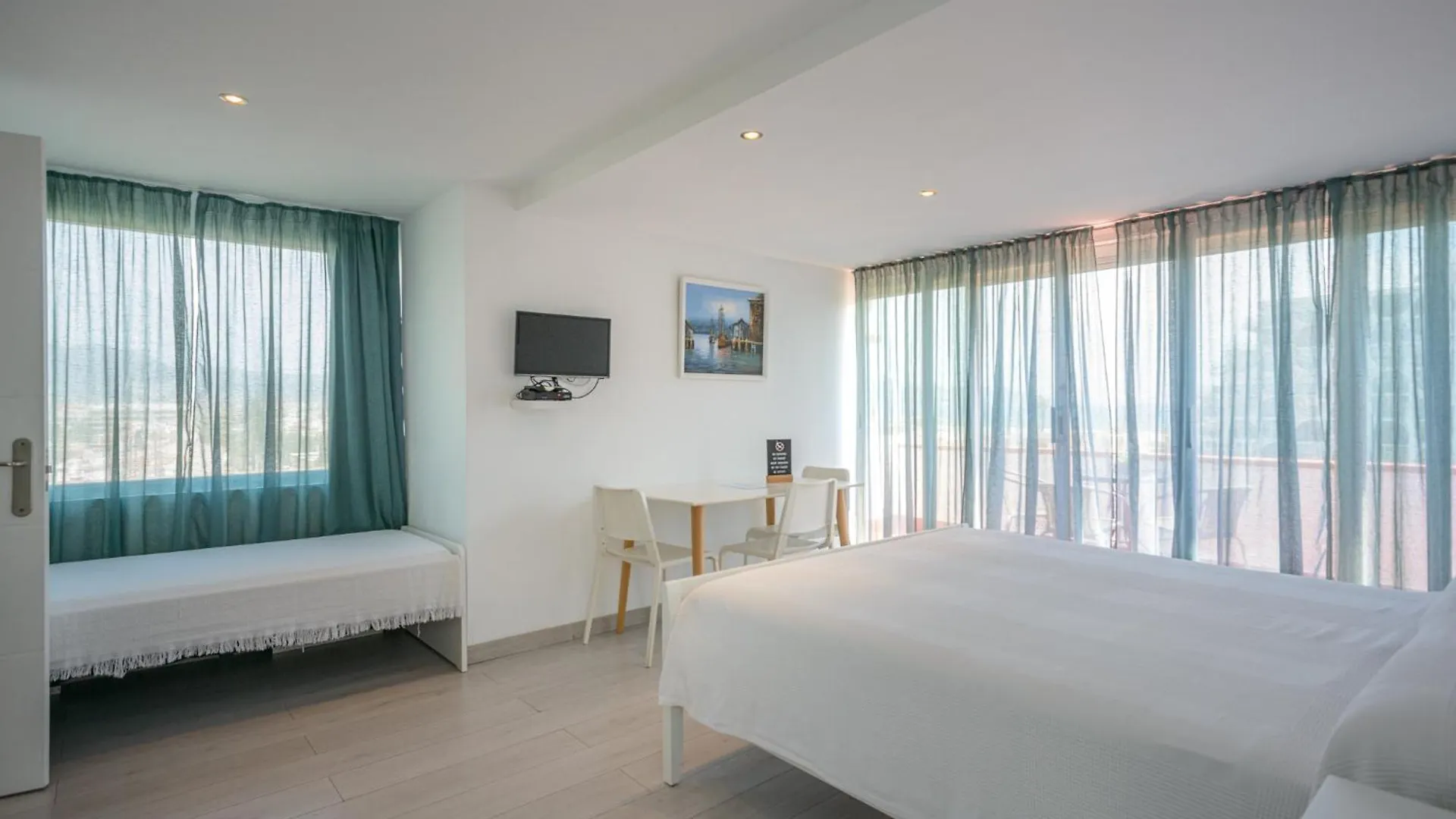 Port 27 Apartment Empuriabrava Spain