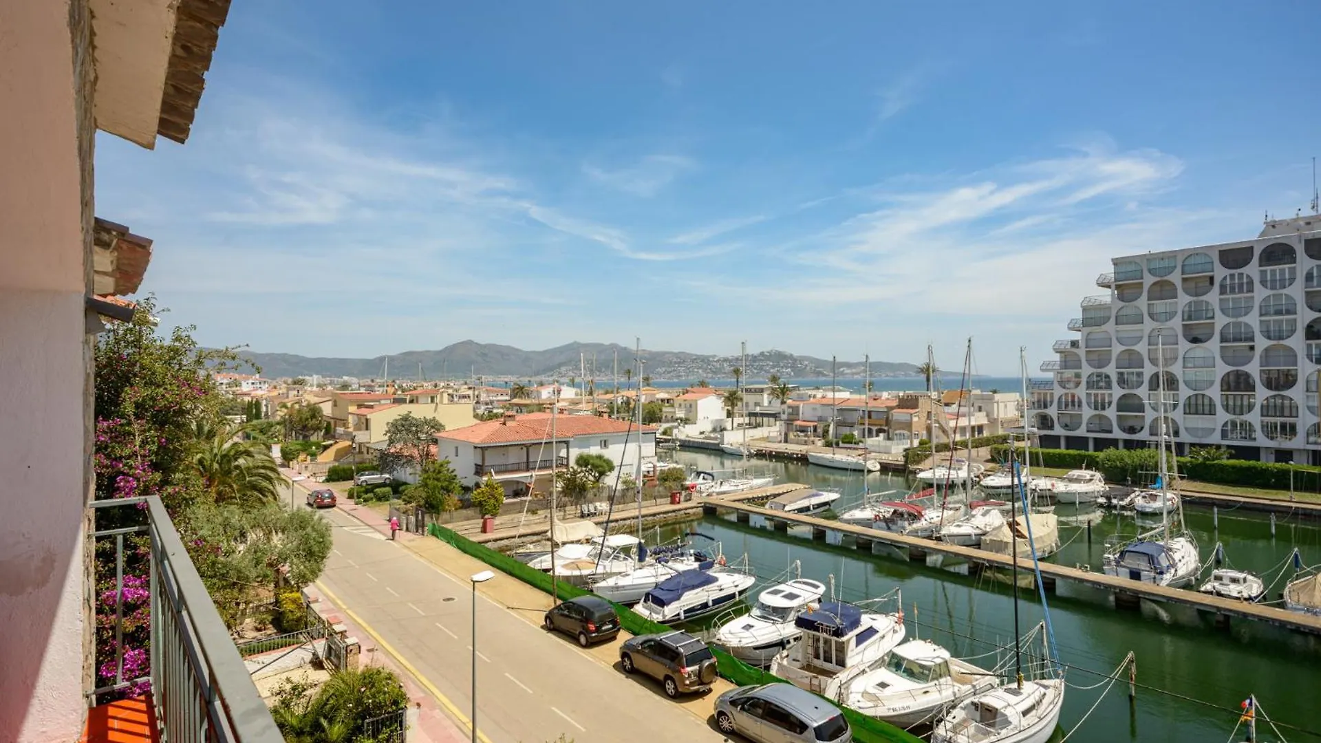 Port 27 Apartment Empuriabrava