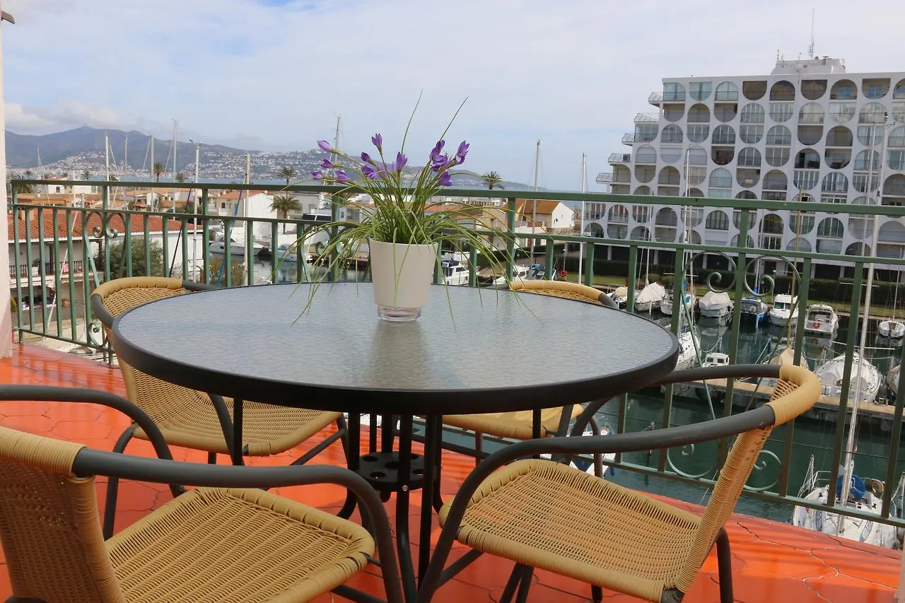 Port 27 Apartment Empuriabrava