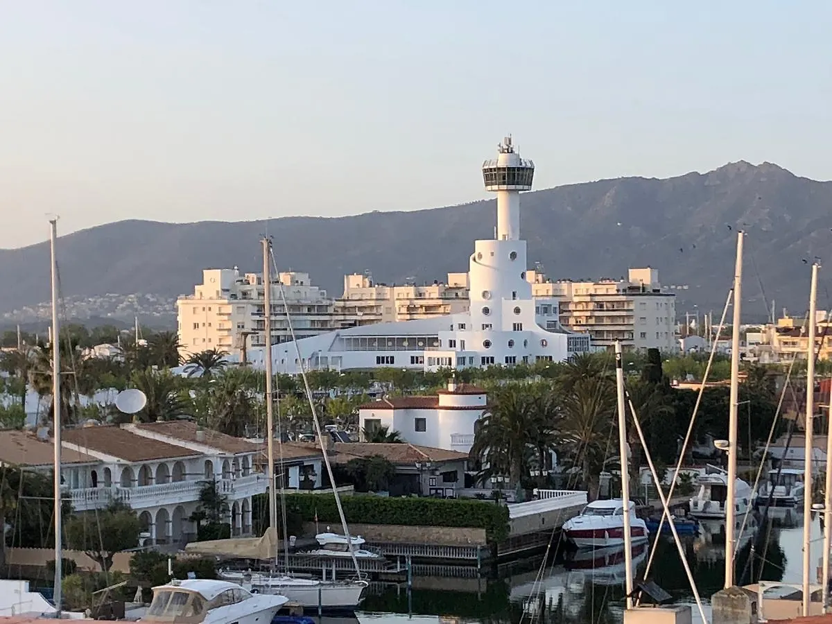 Port 27 Apartment Empuriabrava Spain